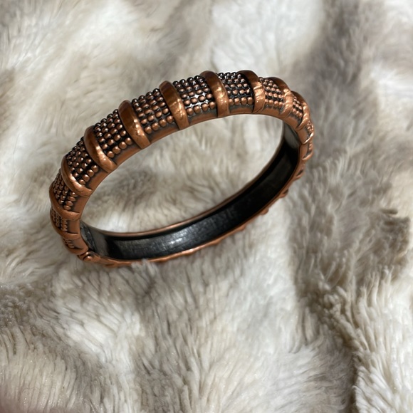 Copper bracelet hinge closure - Picture 3 of 4